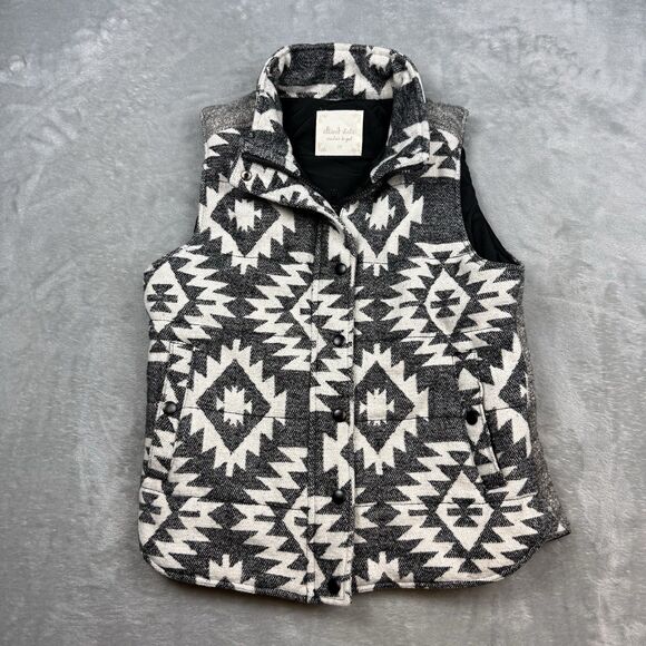 Altar'd State Jackets & Blazers - Altar'd State Womens Medium Black White Aztec Southwestern Quilted Vest